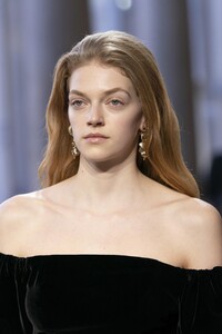 detail-defile-etro-automne-hiver-2019-2020-milan-detail-204.thumb.jpg.884d9f22af4c2eadf3f58292d6bdba10.jpg