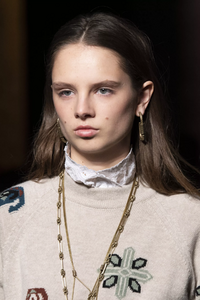 detail-defile-etro-automne-hiver-2020-2021-milan-detail-49.thumb.jpg.ff2442b24c3c0940d07ca1a54c7dd3eb.jpg