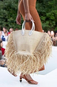 detail-defile-jacquemus-printemps-ete-2019-paris-detail-20.thumb.jpg.4b31b8ecbb7359ffd0c5f41c95bad3d0.jpg