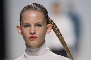 detail-defile-jil-sander-automne-hiver-2018-2019-milan-detail-161.thumb.jpg.61fb284843f010f57ed5e50103cdb266.jpg