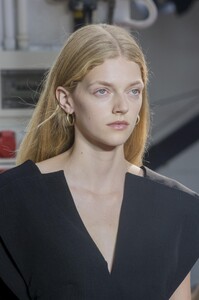 detail-defile-jil-sander-printemps-ete-2019-milan-detail-240.thumb.jpg.066c159a3d4bc088b19bd2fa4b1e14df.jpg