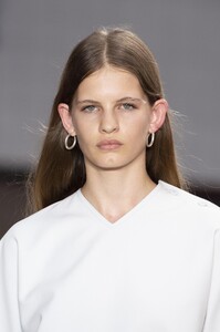 detail-defile-jil-sander-printemps-ete-2019-milan-detail-294.thumb.jpg.829c7c7ec388207eed56a1924ba8d6d3.jpg