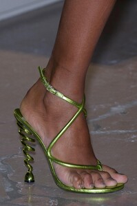 detail-defile-kenzo-printemps-ete-2017-paris-detail-16.thumb.jpg.fd4bd1a974369171a809846872799276.jpg