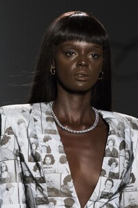 detail-defile-laquan-smith-printemps-ete-2019-new-york-detail-94.thumb.jpg.e21eb198816bf87d5dcf033bf2d31d6f.jpg