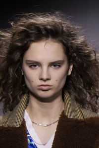 detail-defile-louis-vuitton-automne-hiver-2020-2021-paris-detail-12.thumb.jpg.889243ad1b5df3dc2ee7876282c9f2f1.jpg