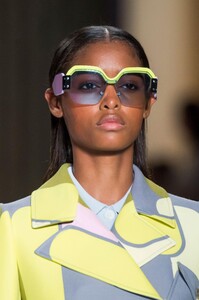 detail-defile-miu-miu-printemps-ete-2017-paris-detail-64.thumb.jpg.b9f07c92260ee7d5bab1b7c83db56156.jpg