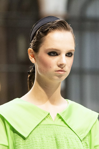 detail-defile-molly-goddard-automne-hiver-2019-2020-londres-detail-4.thumb.jpg.77866c1501d2695cbad3bc26d150ada8.jpg
