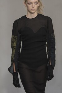 detail-defile-olivier-theyskens-printemps-ete-2019-paris-detail-17.thumb.jpg.1f01218b1e7f93016f06da1951e1ce29.jpg