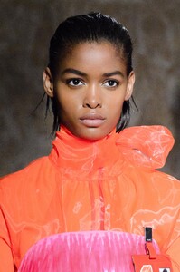 detail-defile-prada-automne-hiver-2018-2019-milan-detail-181.thumb.jpg.2167236980ab78d805288b1a31bd2a6a.jpg
