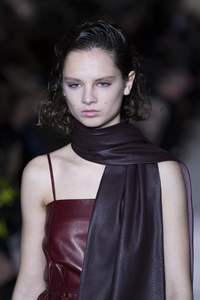 detail-defile-salvatore-ferragamo-automne-hiver-2019-2020-milan-detail-176.thumb.jpg.ca74ada0375724f42a26ce601c7c8f53.jpg