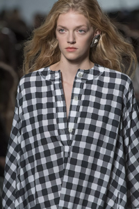 detail-defile-sonia-rykiel-printemps-ete-2018-paris-detail-24.thumb.jpg.28ba17de09f6ed5e222d3b32ae273679.jpg