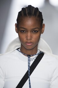 detail-defile-sportmax-printemps-ete-2019-milan-detail-164.thumb.jpg.74cf48d52e6a17f18531ef7f0a0b93b3.jpg