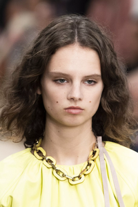 detail-defile-tod039s-printemps-ete-2020-milan-detail-15.thumb.jpg.93ab2c8a000ac6f3fdbab0e7f1f65b32.jpg