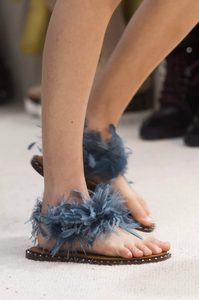 detail-defile-valentino-printemps-ete-2019-paris-detail-107.thumb.jpg.6b6891bc1760b17b1c3f9097ed68f883.jpg
