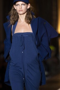 detail-defile-vivienne-westwood-automne-hiver-2020-2021-paris-detail-34.thumb.jpg.58aa53bfb1b1ae7cfabaf20a31e22087.jpg