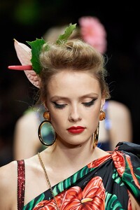 dolcegabbana_0214.thumb.jpg.6365fca8ecccc31b1c6b9192ac6b8454.jpg