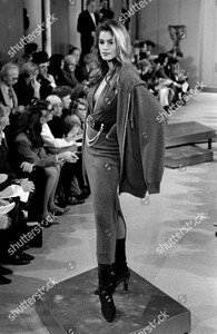 donna-karan-fall-1992-ready-to-wear-runway-show-new-york-shutterstock-editorial-10453686o.jpg