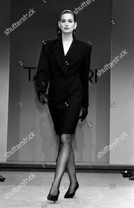 elie-tahari-fall-1989-ready-to-wear-fashion-show-new-york-shutterstock-editorial-10443843ai.jpg
