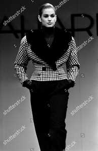 elie-tahari-fall-1989-ready-to-wear-fashion-show-new-york-shutterstock-editorial-10443843x.jpg