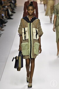 fendi-ss19-0032-33bb58.thumb.jpg.7985762b9a4476c2930ae979c04d9970.jpg