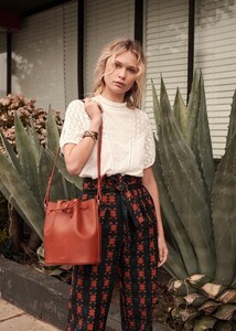 flora-blouse-173781110bbee335c8f3634155afc140.jpg