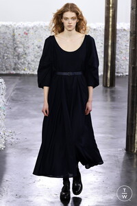 gabriela-hearst-aw20-0035-2def38.thumb.jpg.d1d2f24a816af9f599668363552d64a9.jpg