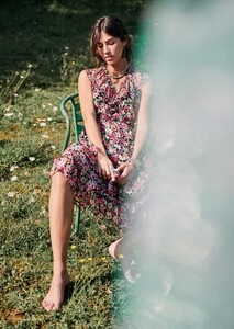 georgia-dress-flower_on_black_background-uyllujzjmgynehtrzc8x.jpg