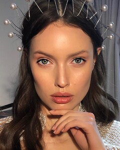 gili_algabi_makeup_53300152_885941548440913_6152900471815257062_n.jpg
