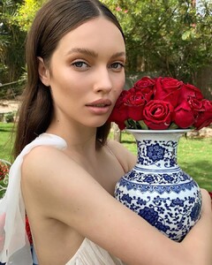gili_algabi_makeup_59192872_452587241981051_6129168612693887348_n.jpg