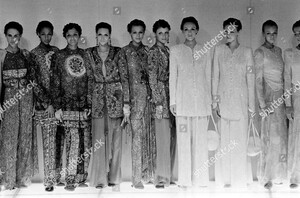giorgio-armani-spring-1994-ready-to-wear-runway-show-shutterstock-editorial-10453729cm.jpg