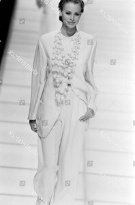 giorgio-armani-spring-1994-ready-to-wear-runway-show-shutterstock-editorial-10453729dy.jpg