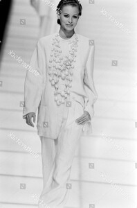 giorgio-armani-spring-1994-ready-to-wear-runway-show-shutterstock-editorial-10453729go.jpg