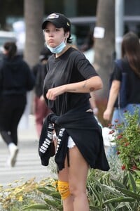 halsey-protesting-in-west-hollywood-05-30-2020-0.jpg