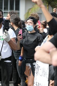 halsey-protesting-in-west-hollywood-05-30-2020-1.jpg