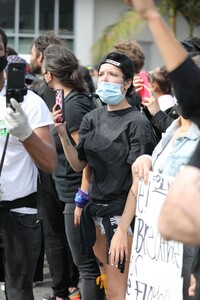 halsey-protesting-in-west-hollywood-05-30-2020-2.jpg