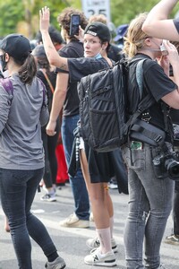 halsey-protesting-in-west-hollywood-05-30-2020-3.jpg