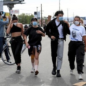 halsey-protesting-in-west-hollywood-05-30-2020-4.jpg