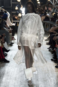 helmut-lang-seen-by-shayne-oliver-ss18-0044-2989f5.thumb.jpg.87909bb0ff89bbcc8b7f8cfbf00f71d3.jpg