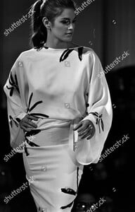 isaac-mizrahi-spring-1990-ready-to-wear-fashion-show-new-york-shutterstock-editorial-10434073ap.jpg