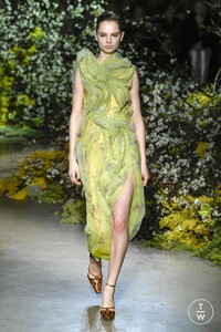 jason-wu-aw20-0006-766079.thumb.jpg.fe20db6312c30c39c38945fb76e1f253.jpg