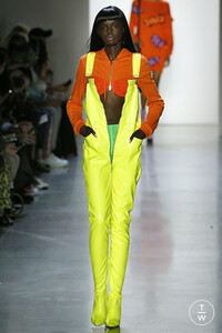 jeremy-scott-ss19-0017-2a16d2.thumb.jpg.80fa8cfe9dd7a97721f2128dac910a63.jpg