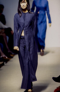 jil-sander-ss-1993-2.thumb.jpg.daf4a4fe037c73ee758f10f48200df27.jpg