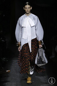 jw-anderson-maw19-0006-17500d.thumb.jpg.8216522c4fb6c3cfa62f541506a9bbac.jpg