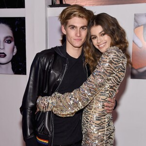 kaia-gerber-with-older-brother-presley-gerber.jpg