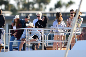 leonardo-dicaprio-yacht-party-5.jpg