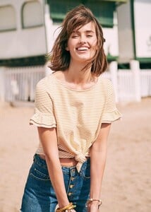lisa-t-shirt-74ca9cf0eaad08bdeb18c955557be53f.jpg