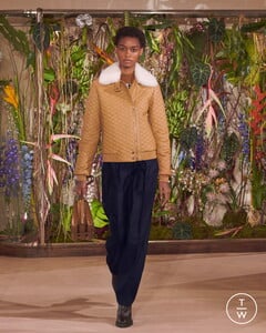 look-31-hermes-preco-papf-ah19-cedricbihr-4231c2.thumb.jpg.73a9f96a6808845b18e29e63d9cf12ba.jpg