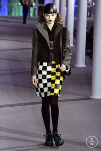 louis-vuitton-aw19-0020-fe8887.thumb.jpg.cb08947fc16d811d8c7f03cc53697317.jpg