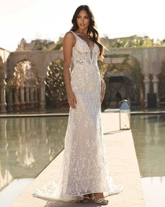 madilanebridal_101817686_290443245470180_2673591237135218944_n.jpg