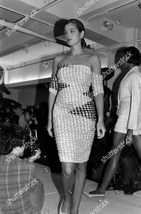marc-jacobs-spring-1989-ready-to-wear-fashion-show-shutterstock-editorial-10448195ab.jpg